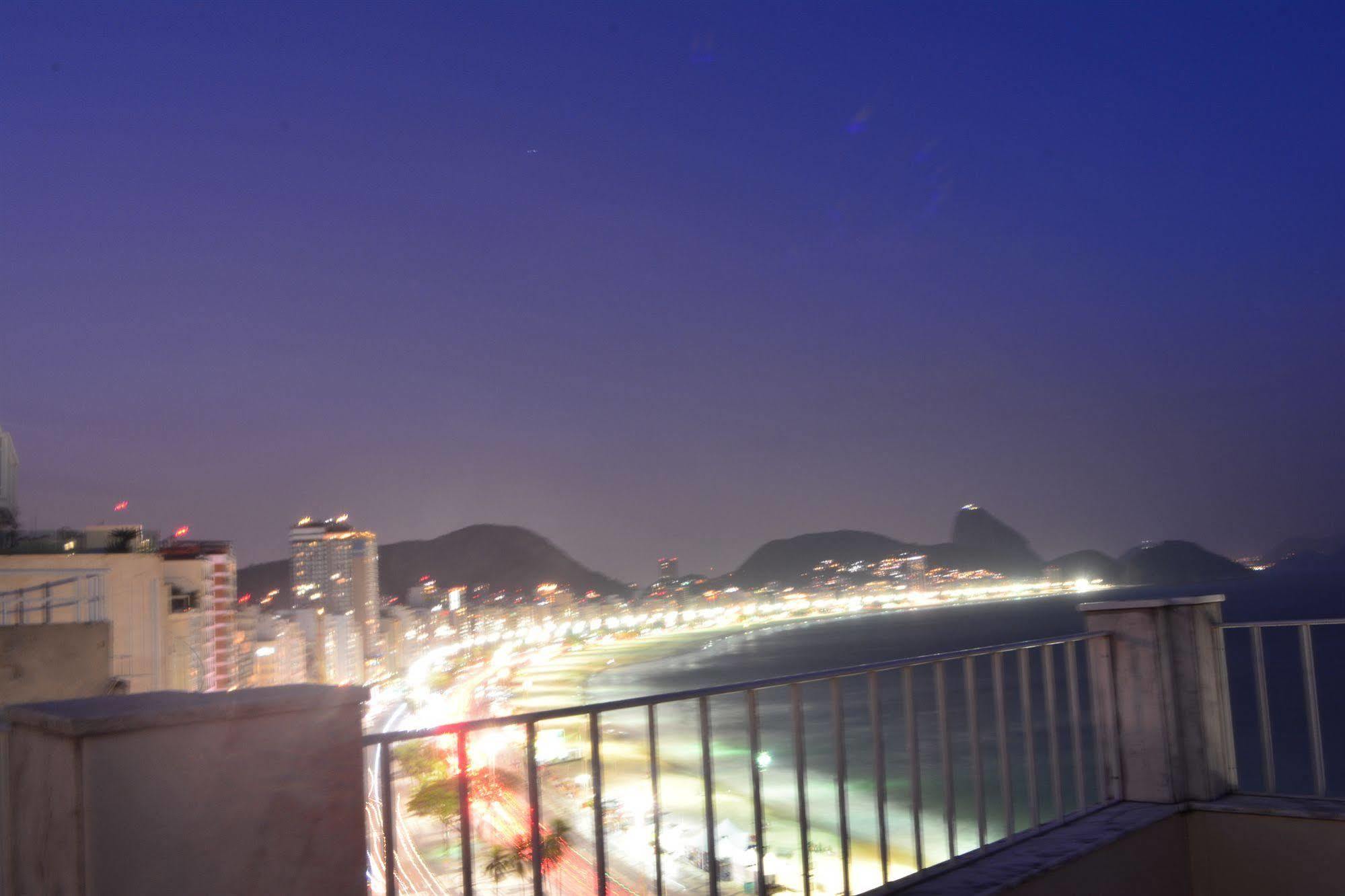 Copacabana Beachfront Penthouse Lägenhet Rio de Janeiro Exteriör bild